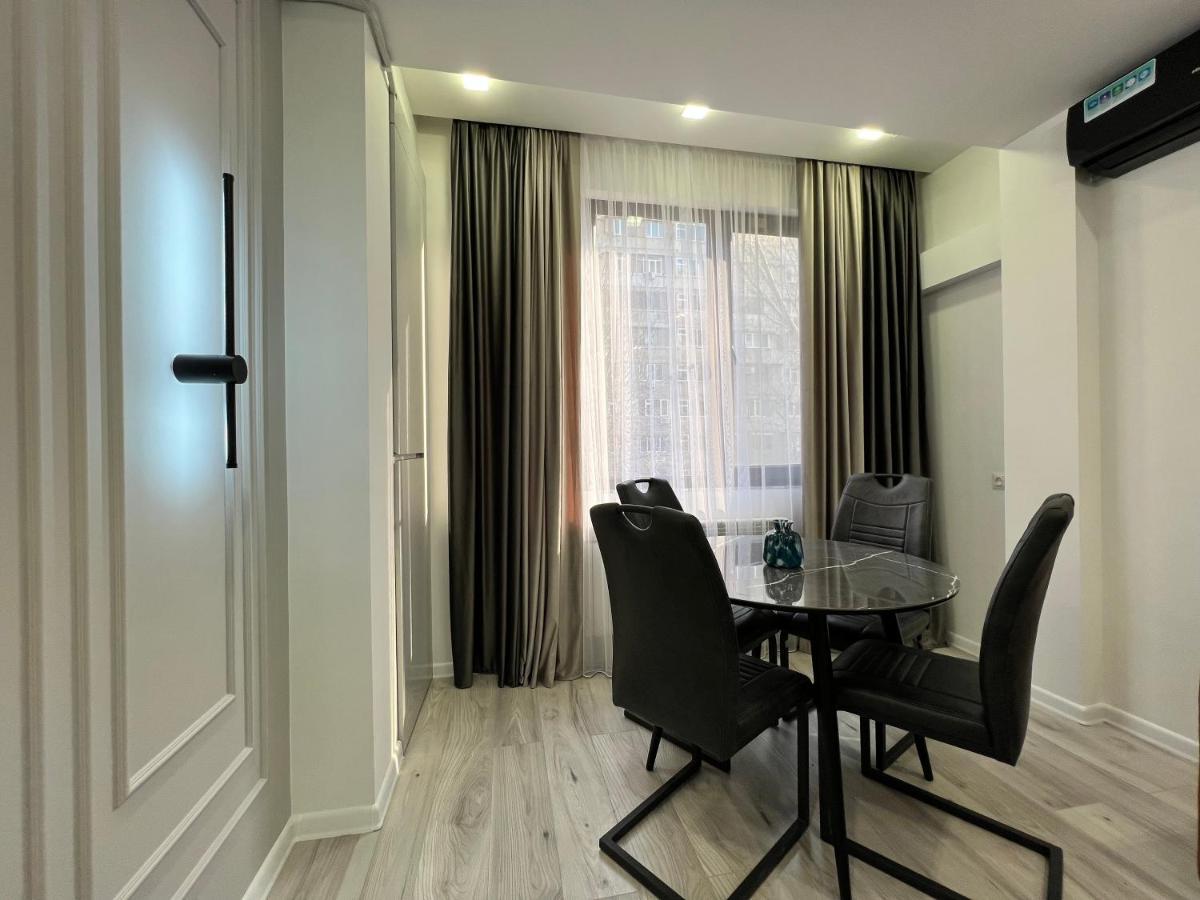 Cozy Apt 3 City Center Erevan Exterior foto