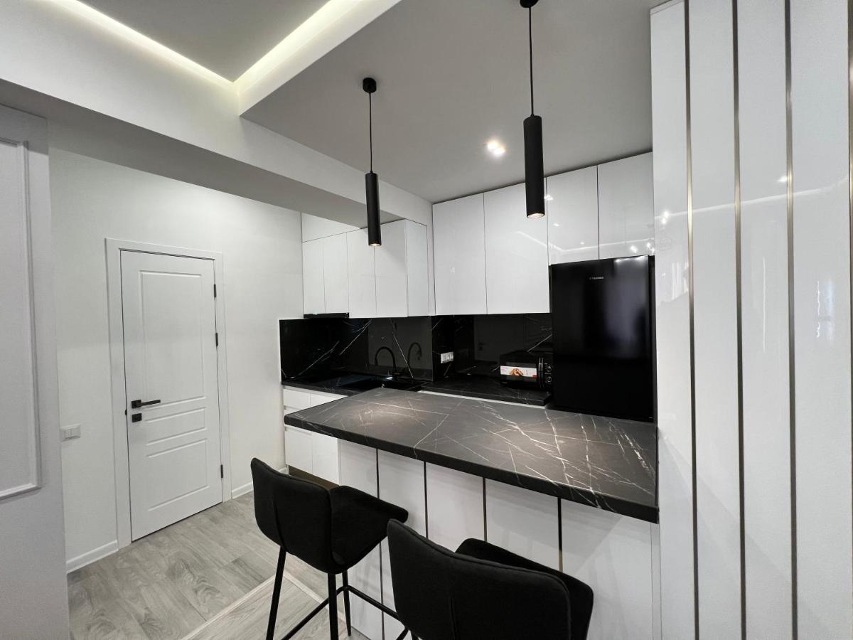 Cozy Apt 3 City Center Erevan Exterior foto